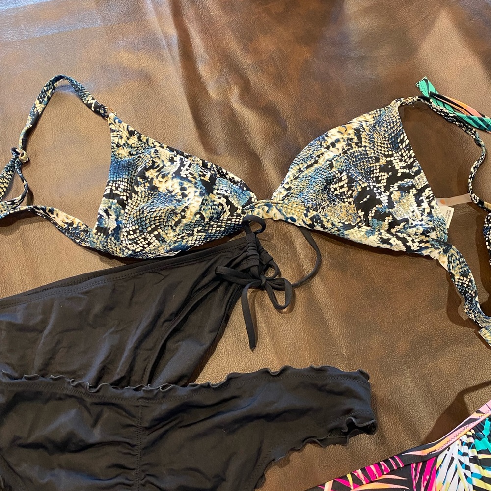 SWIMWEAR CLEAN-OUT - Picture 6 of 13